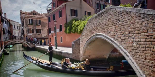 Wedding on a Gondola - renewal of vows