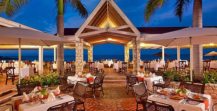 grand pineapple restaurant