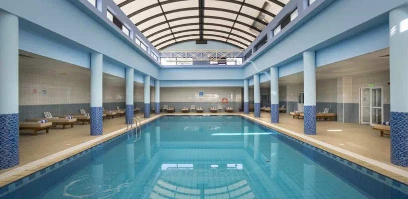 Indoor-pool