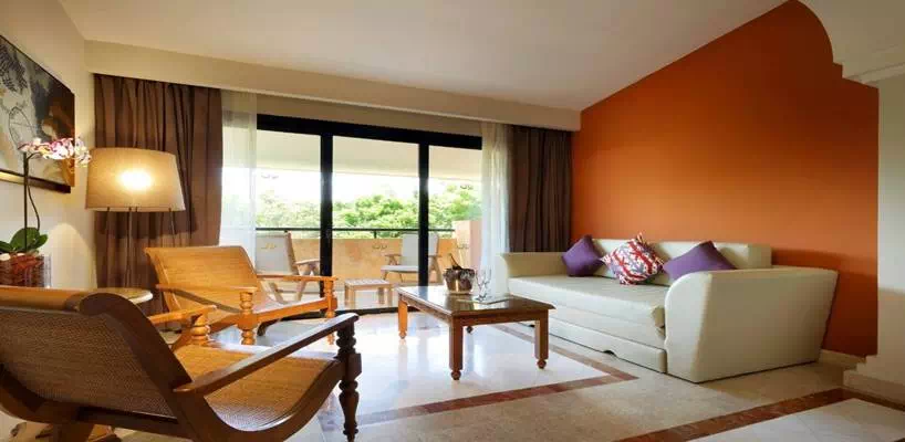 Grand Palladium Colonial