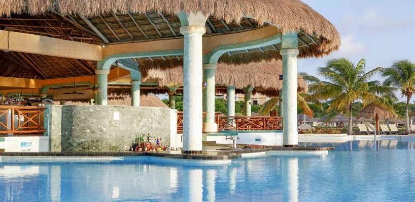 Grand Palladium Colonial