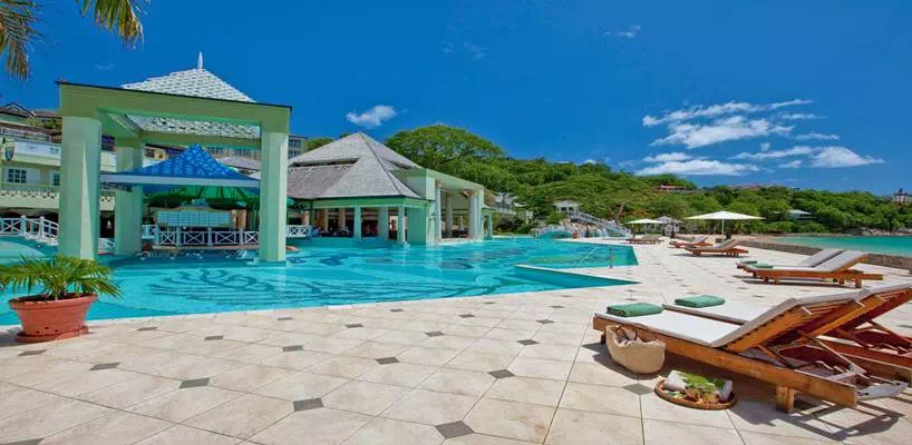 Sandals Regency La Toc