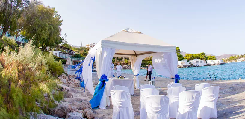 Minos Beach Art Hotel