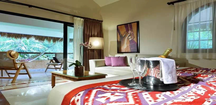 Grand Palladium Colonial