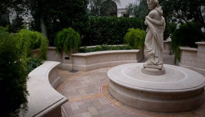 Venetian side garden courtyard