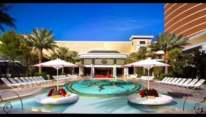 Wynn-pool1-366