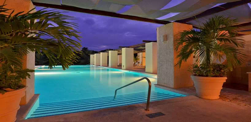 Grand Palladium Colonial
